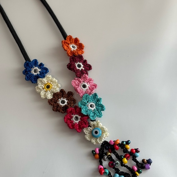 Jewelry - Colorful Floral Beaded Necklace
